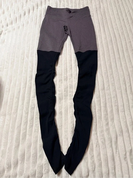 Alo Yoga Goddess Legging | Size Medium ?