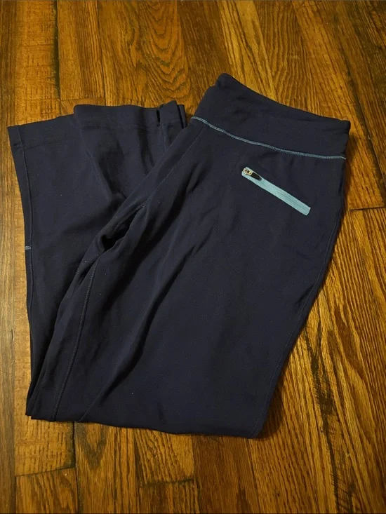 🎉ALO Yoga Navy Cropped Jogger Pants with Light Blue Zip