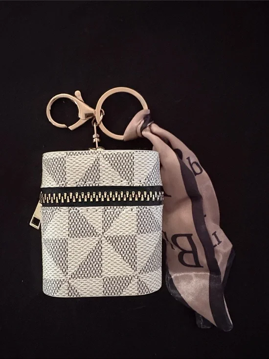 Geometric Pattern Fashion Keychain Bag Charm AirPod Holder