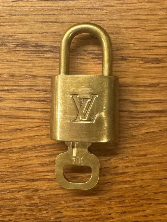LV lock and key #304