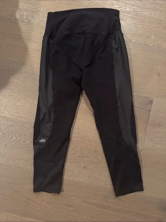 ALO Yoga Black High-Waist Leggings with Mesh Panels