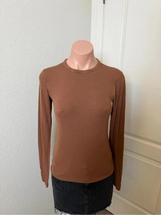 lululemon athletica Long Sleeve Crewneck Top in Brown Sz 4