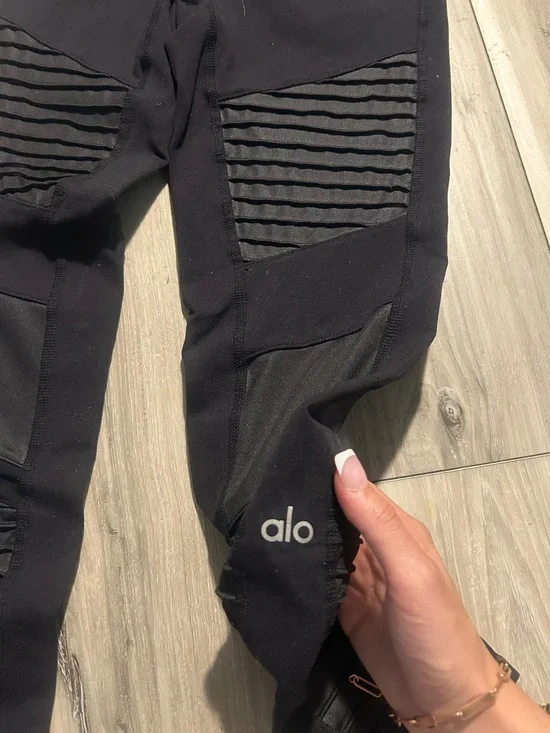 Alo Yoga High-Waist Moto Leggings Black | Ribbed Moto Panels | Women’s size XS