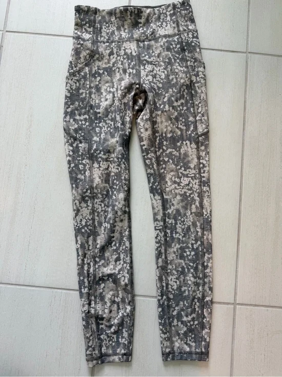 Lululemon Gray Camouflage Print Leggings Size 4