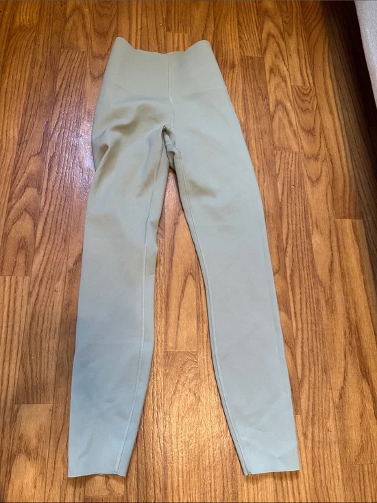 lululemon athletica Glow Up - Fog Green