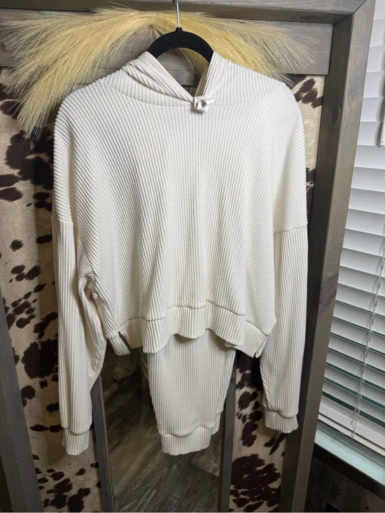 ALO Yoga Cream Ribbed Hoodie Top