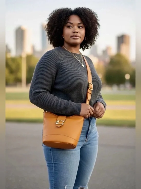 Coach Classic Tali Bucket Crossbody / Shoulder Bag – Canyon Glove-Tan Leather