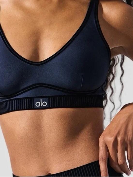 Alo Yoga Line Up Bra in navy size small