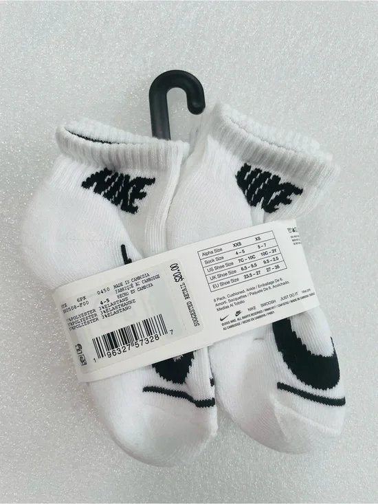 Nike White & Black Low-Cut Athletic Socks - Swoosh Design