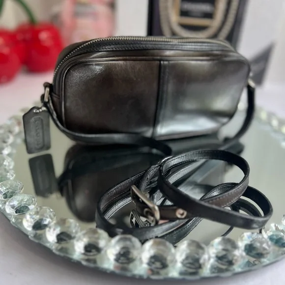 COACH vintage dark brown Leather  crossbody bag