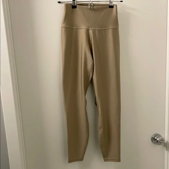 ALO Yoga High-Waist Leggings in Beige