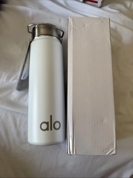 ALO Yoga Matte White Stainless Steel Water Bottle with Silver Lid 709 ml