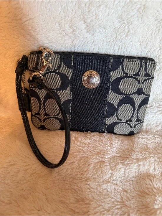 Coach Signature Jacquard Wristlet Black Grey Monogram Logo Medallion Zip Pouch