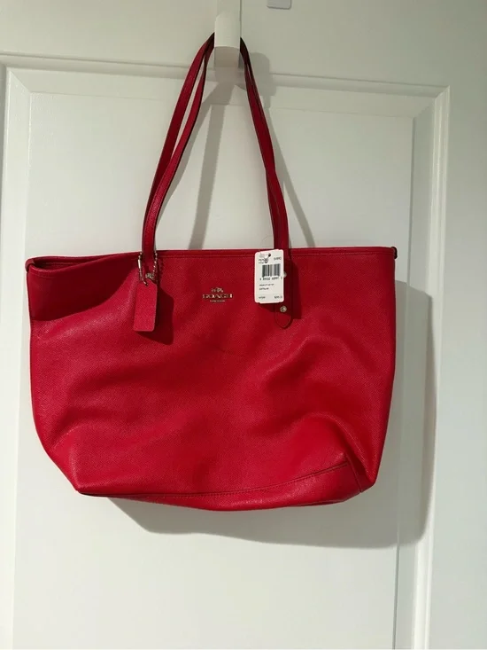 Coach Cross Grain Leather City Zio Tore Bright Red NWT