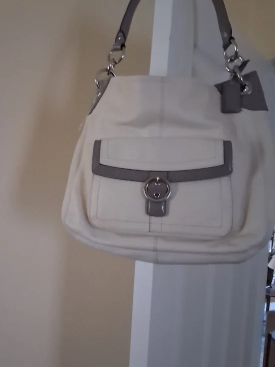 Coach Cream and Gray Women’s Shoulder Bag Authentic L1126-18889