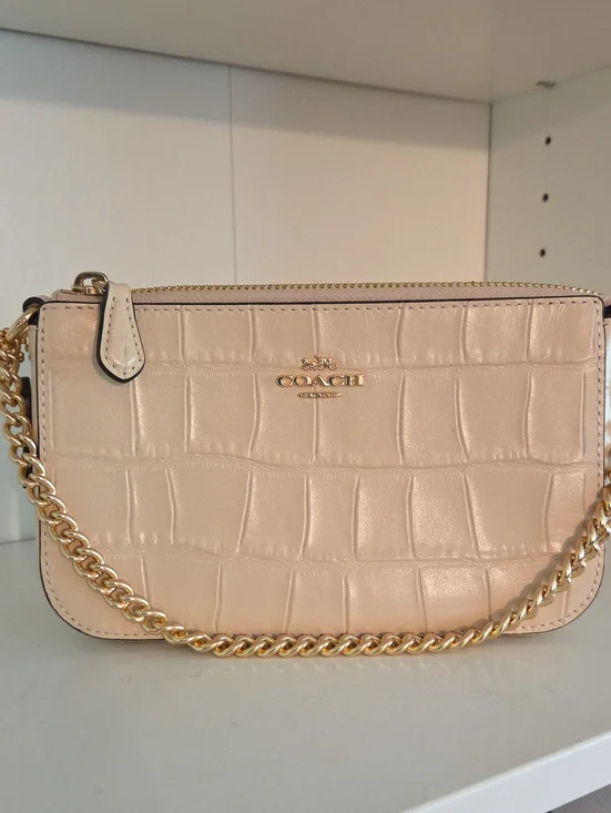 🦋Coach Croc-Embossed Leather Wristlet in Blush with Gold Chain
