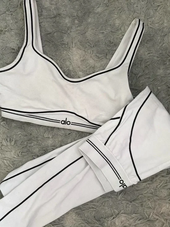ALO Yoga White Leggings & Sports Bra Set with Black Piping