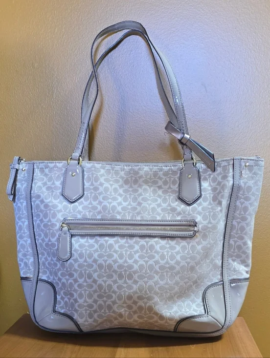 Coach Signature Tote in Light Beige and Cream