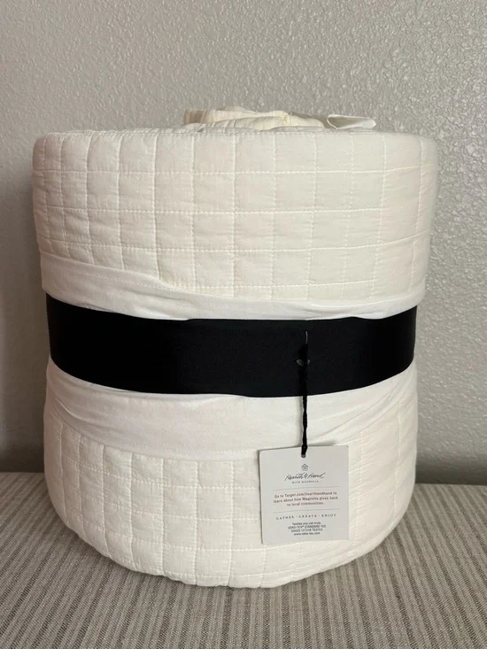 NWT King Grid Stitch Quilt Sour Cream - Hearth & Hand with Magnolia