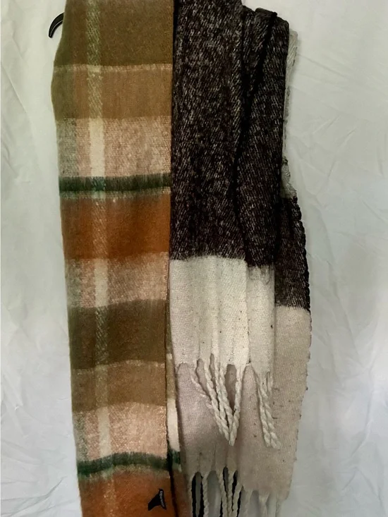 Steve Madden Olive Green Tan Brown Plaid & Cream Fringe Scarf Set