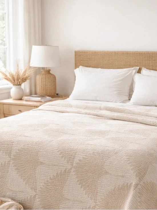 King Woven Natural 2 Side Birds in Flight All Season Quilt Bedspread NEW