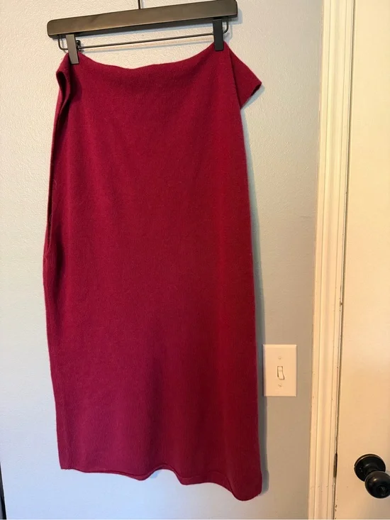 Women's Midi Knit 100% cashmere wrap in burgundy