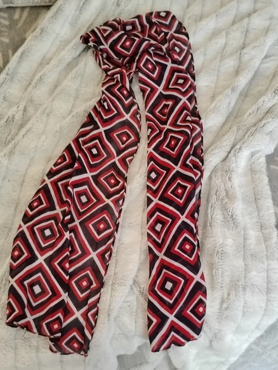 Geometric Print Scarf