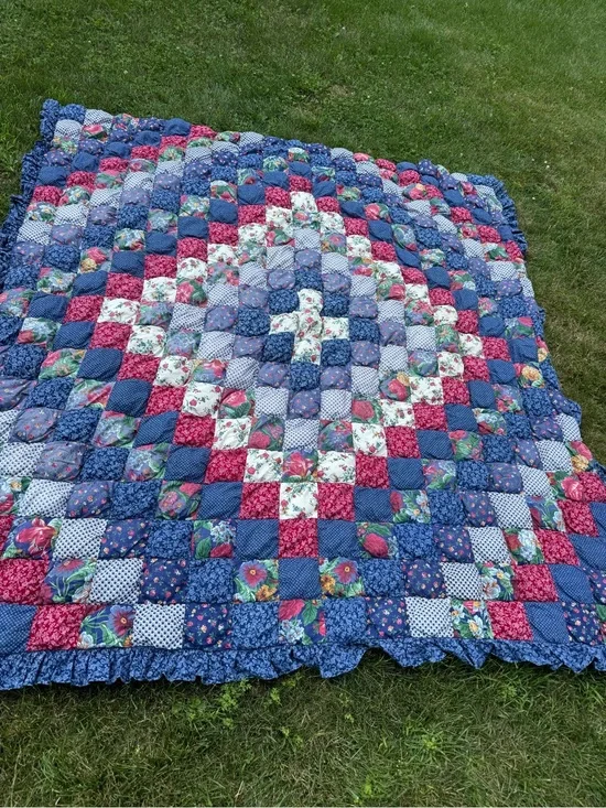 Full size Puff Handmade Floral Patchwork Quilt in Blue, Pink and white + 2 shams