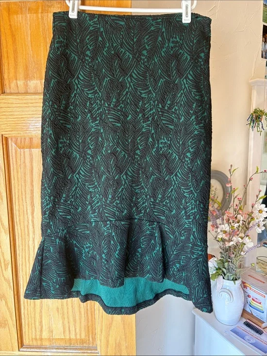 Michael Kors Black and Green Textured Midi Skirt with Flounce Hem