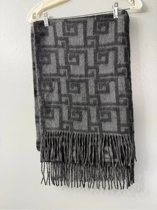 Nordstrom Black & Gray pattern oversized fringe cashmere scarf