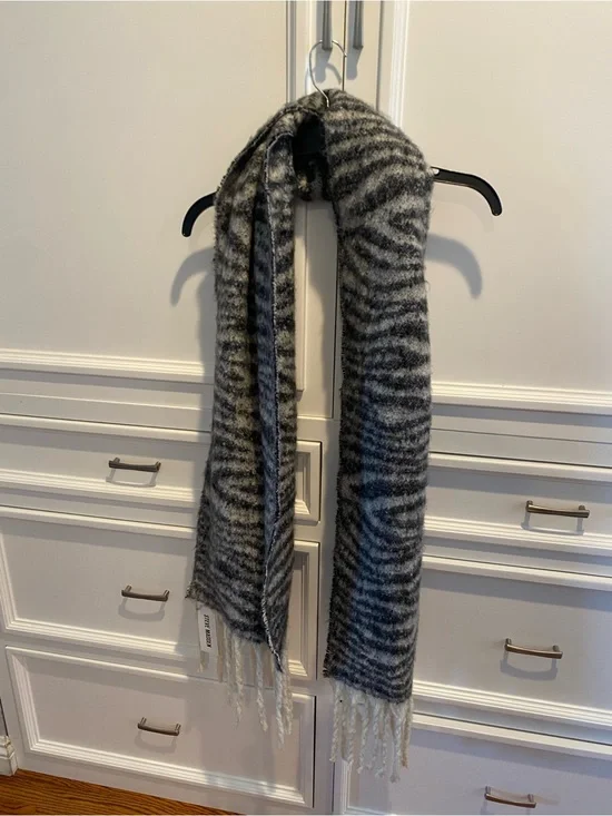 Steve Madden Black & Gray Zebra Fringe Scarf