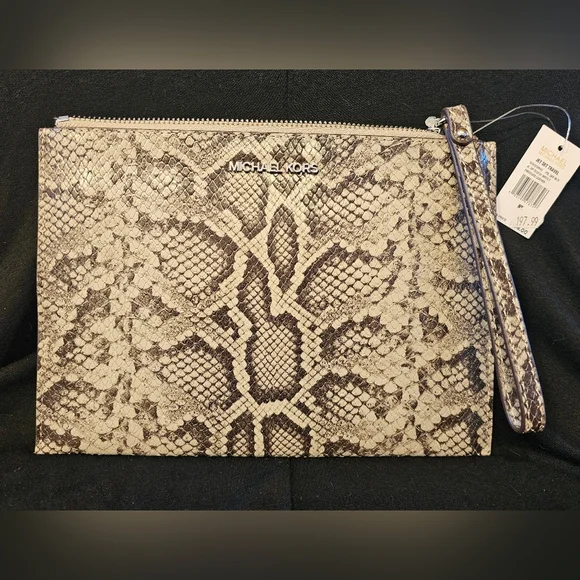 Michael Kors Jet Set XL Zip Clutch Wristlet
