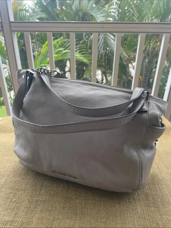 Michael Kors pebbled Leather  Handbag  Pearl Gray