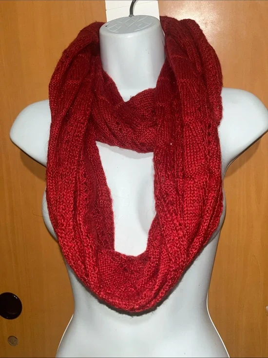 Liz Claiborne Red Cable Knit Infinity Scarf