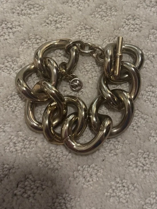 Michael Kors Oversized Link Bracelet in Gold