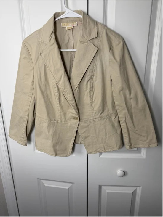 Michael Kors Beige Blazer Jacket Size 8. EUC