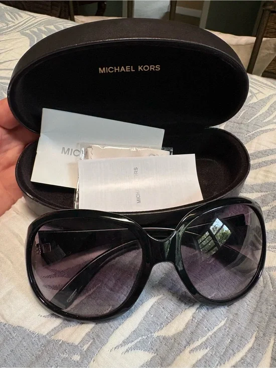 Authentic Michael Kors Black Oversized Butterfly Sunglasses with original case