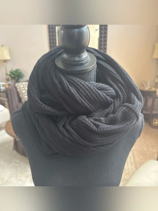 Beyond Yoga Black waffle knit Infinity Scarf