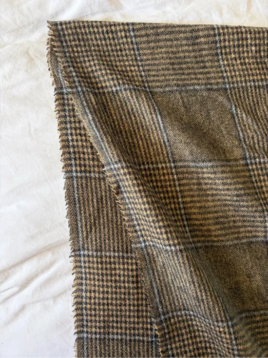 Zara Houndstooth Cozy Plaid Scarf in Brown and Black