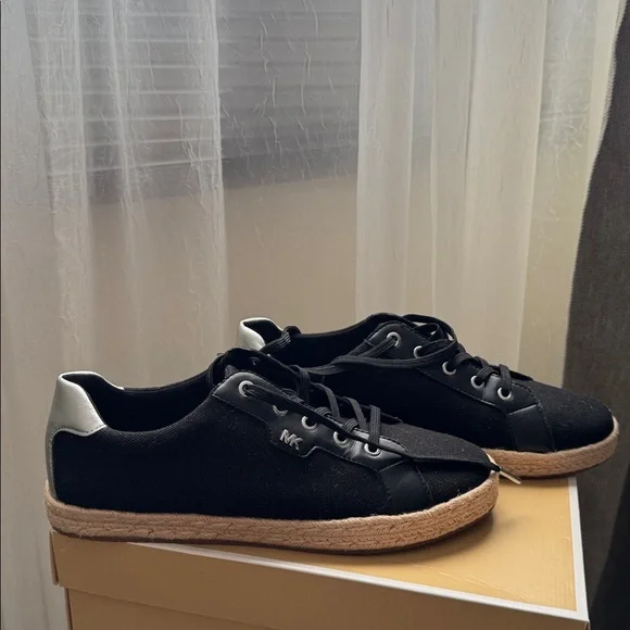 Michael Kors Libby Canvas Sneakers Lace up