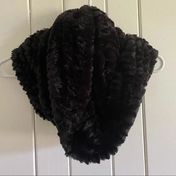 $20 SALE Black Super Soft Fuzzy Faux Fur Infinity Scarf Retro Vintage Style
