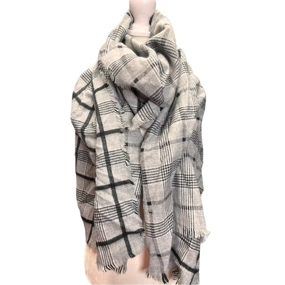 Zara Oversized Plaid Scarf Wrap Gray Black Soft Knit Blanket Scarf