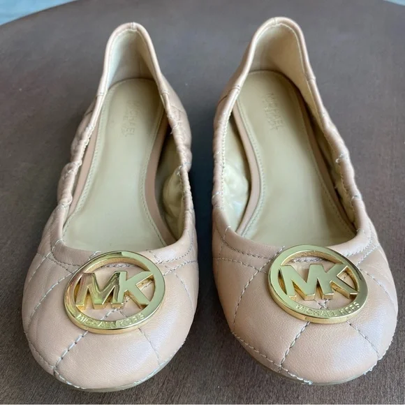 Michael Kors quilted flats, Size 6