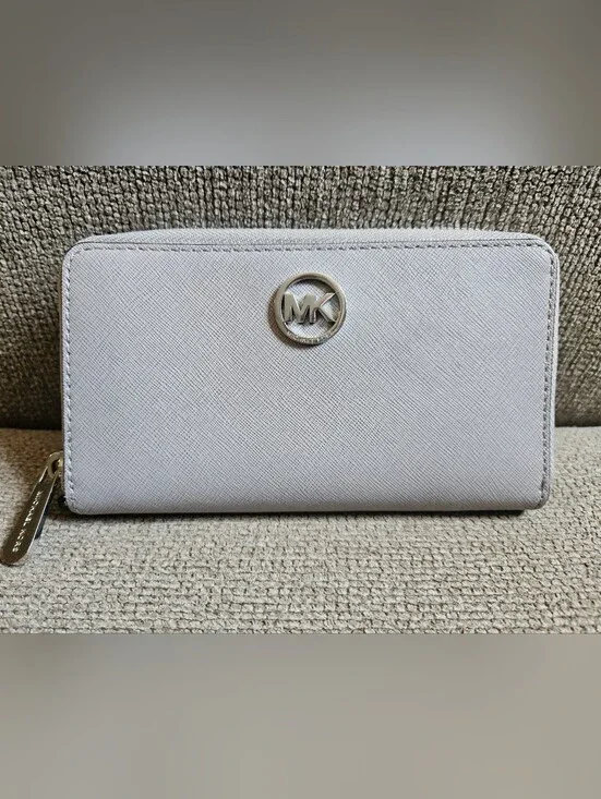 Michael Kors Jet Set Travel Phone Wallet Zip-Around Light Gray