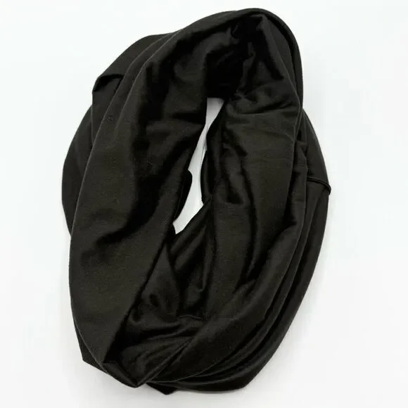 Beyond Yoga Infinity Scarf with Pocket - Black - NWT