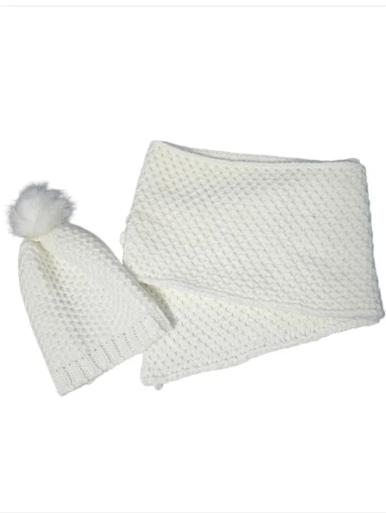 Jessica Simpson 2 Pieces Set Scarf & Hat
