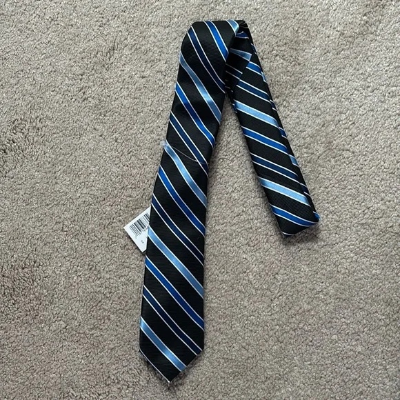 CHAPS Striped Tie (48