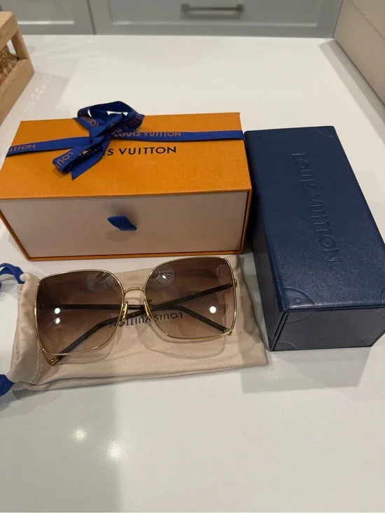 Louis Vuitton Gold Frame Brown Gradient Lens Oversized Sunglasses