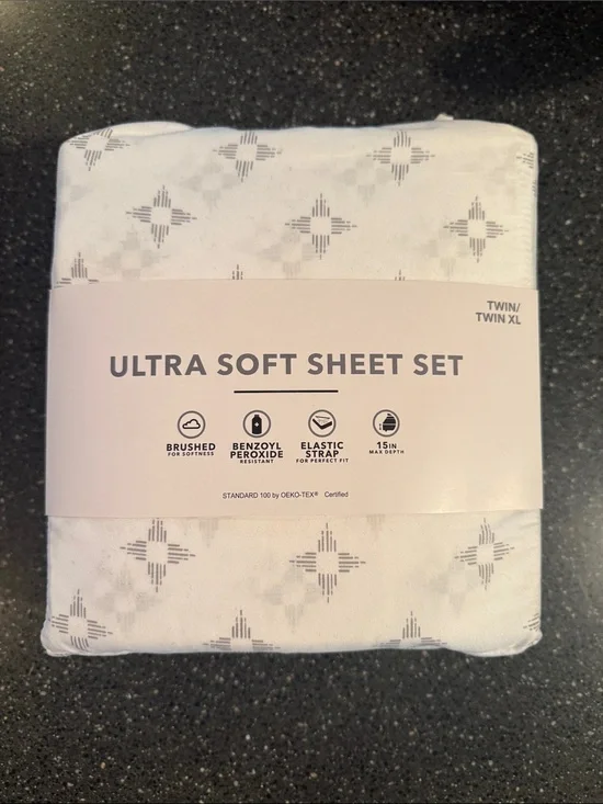 Ultra Soft Sheet Set - White with Gray Geometric Motif, Twin/Twin XL