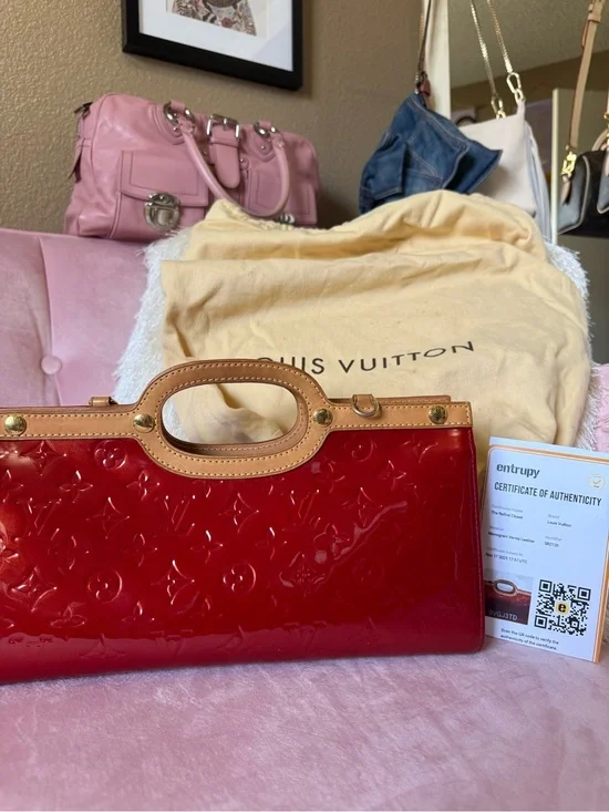 💯Auth! Louis Vuitton Roxbury Red Vernis Leather w Vachetta Trim & Gold Hardware